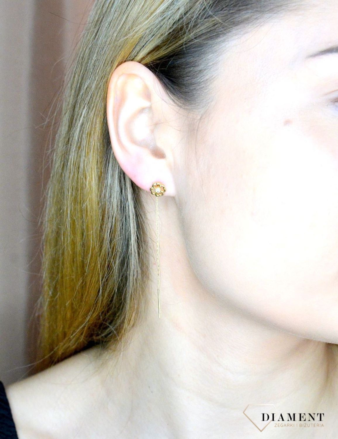 Złote kolczyki 585 wiszące przeciągane kwiatki z cyrkonią KL 3459A 585. Eleganckie, złote kolczyki przeciągany łańcuszek zakończony kwiatkami. Idealne na prezent. Eleganckie, złote kolczyki przeciągane z kwiatkami. Idealne na prezent.jpg